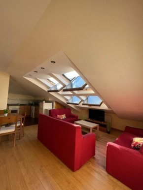 ApartamentosArturo Llanes LaPlaza Atico céntrico